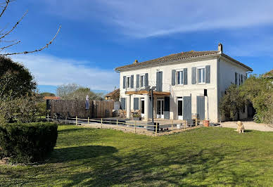 House with pool and garden 3