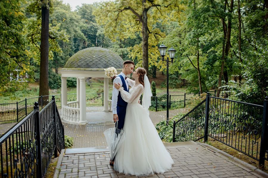 Jurufoto perkahwinan Elena Koroleva (korolevaphoto). Foto pada 11 April 2023
