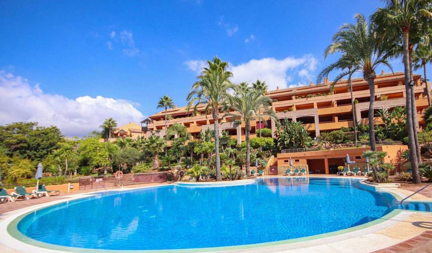 Apartment with terrace and pool Marbella