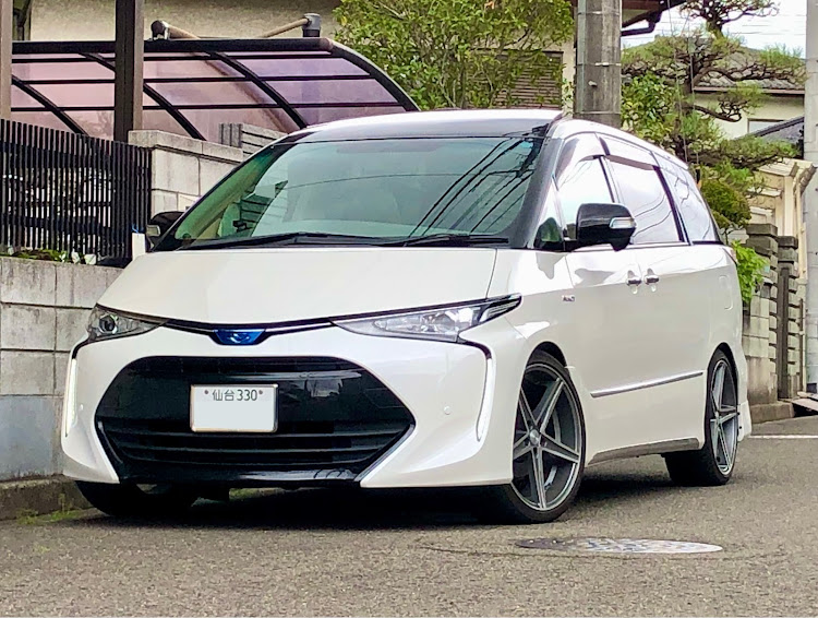 エスティマのエスティマ4型化・エスティマ4型顔面移植・エスティマ4型カスタム・エスティマ4型フェイスチェンジに関するカスタム事例の投稿画像1枚目