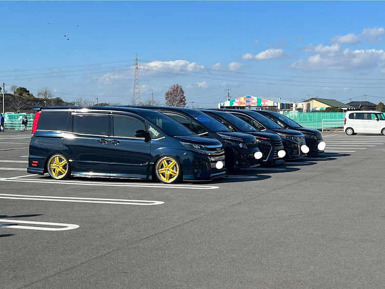 ヴォクシーのZTA九州支部・今年1年ありがとうございました・福岡に関するカスタム事例の投稿画像9枚目