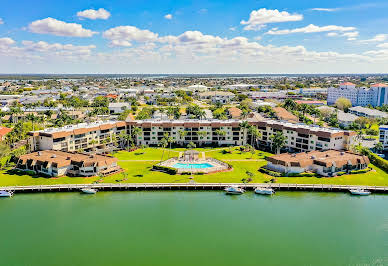 Apartment with pool 3