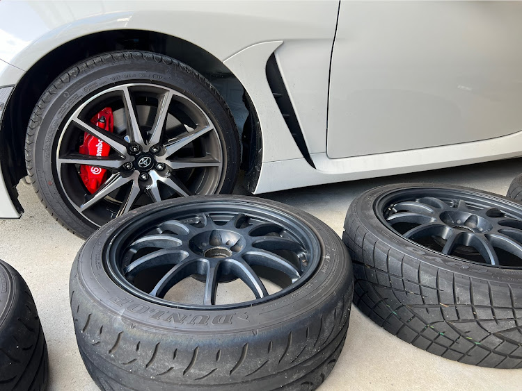 GR86のタイヤ・ホイール交換・中古ホイールタイヤセット・アップガレージ・ホイールナット交換に関するカスタム事例の投稿画像3枚目