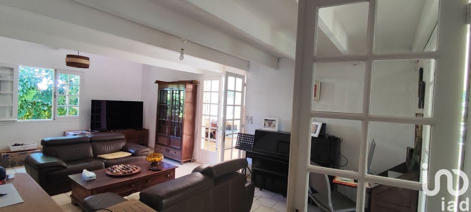 Vente maison 6 pièces 200 m² à Saint Pierre (97410), 600 000 €