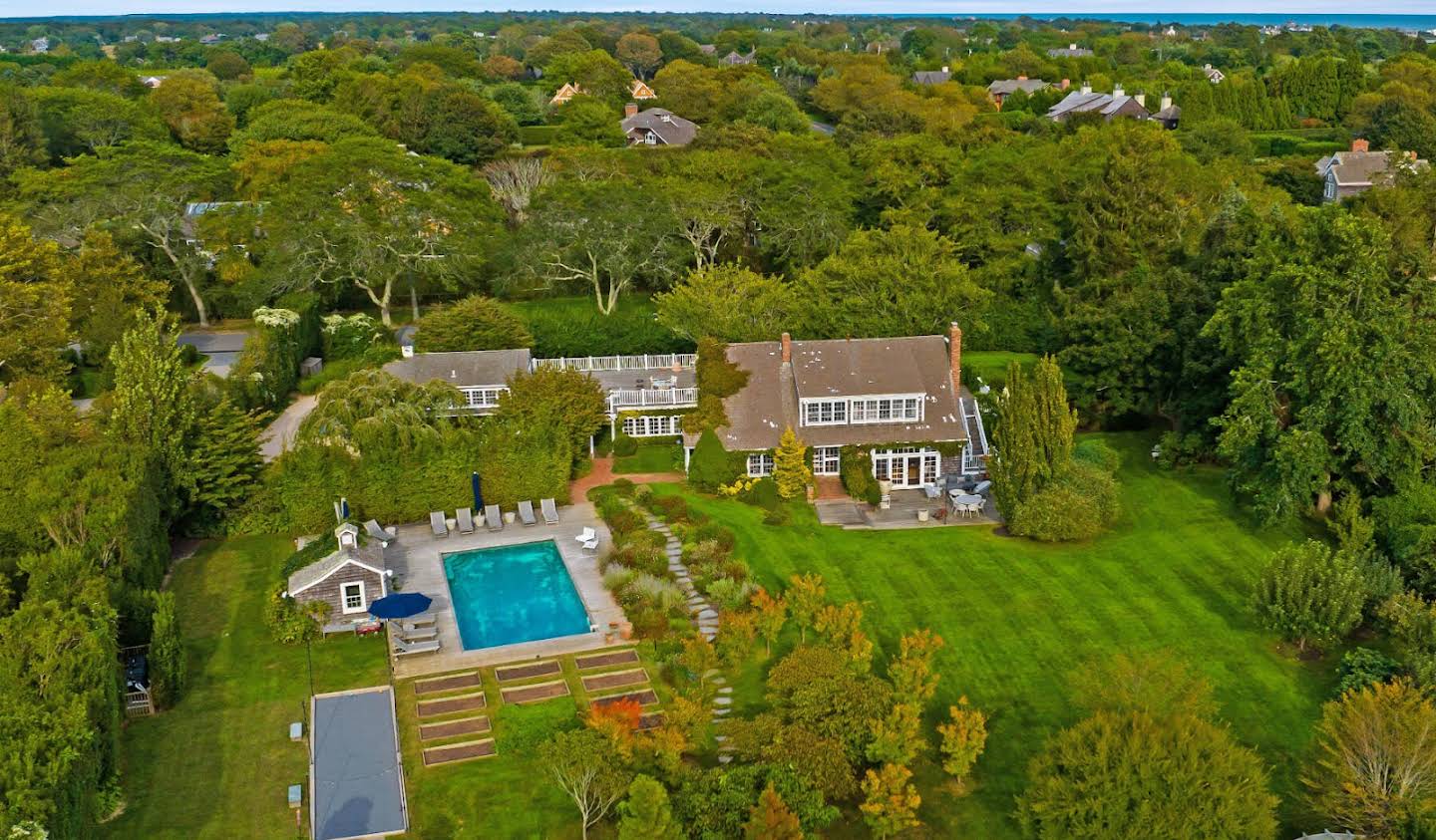 House with pool Sagaponack