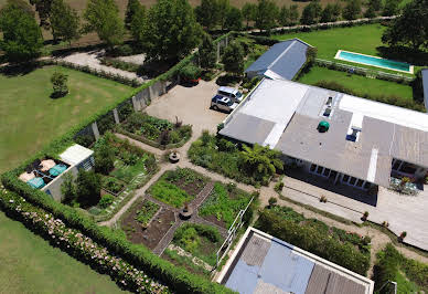 Corps de ferme avec jardin 3