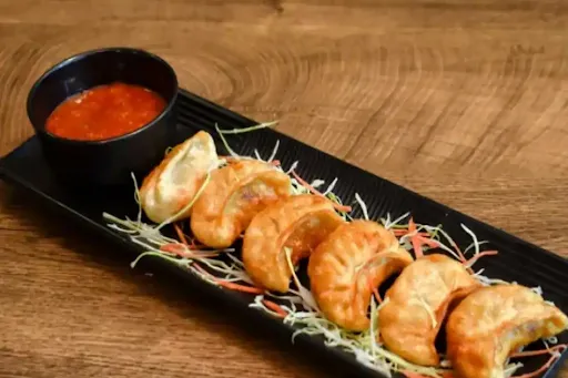 Paneer Special Fried Momos [8 Pieces] Combo