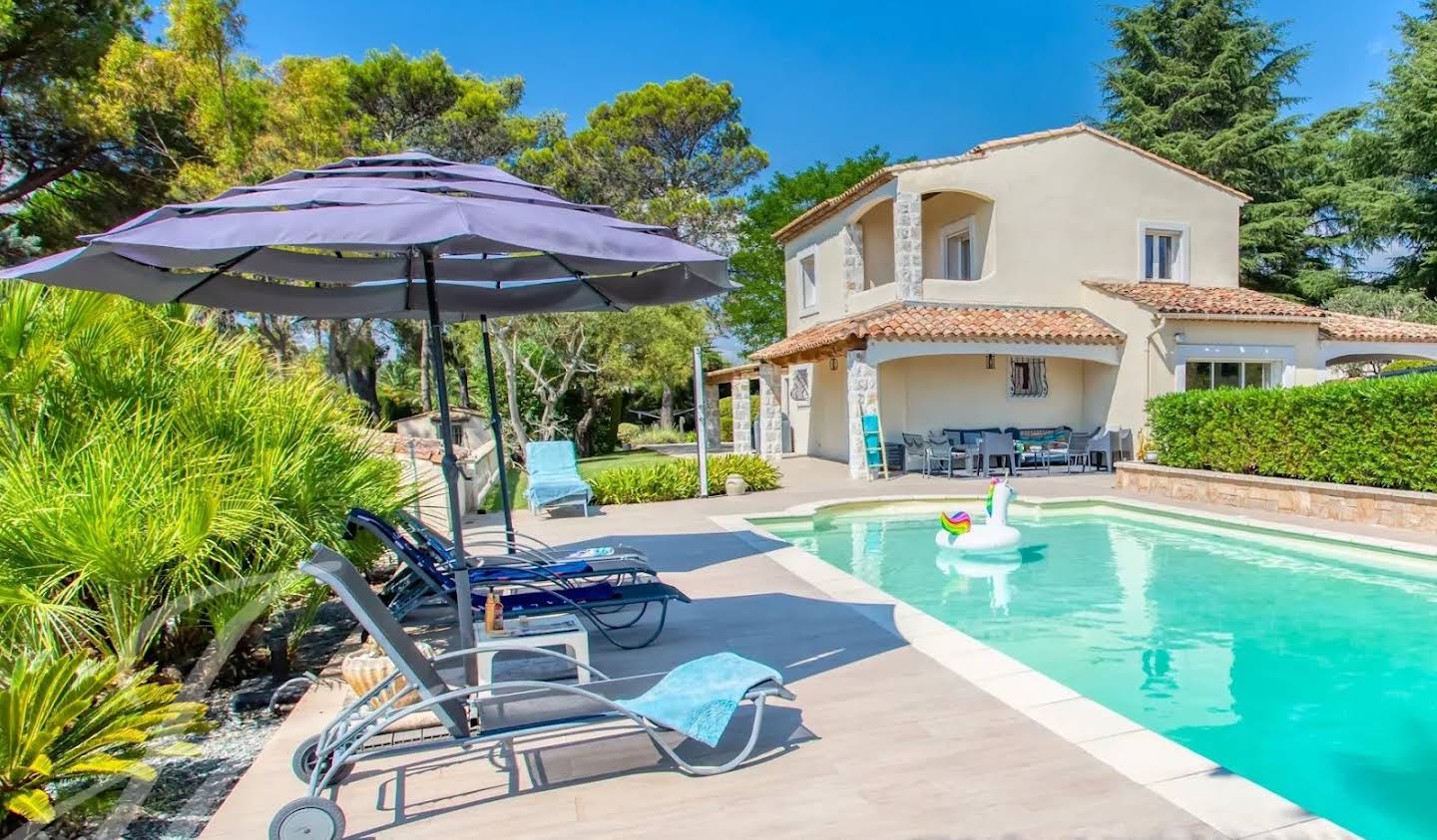 House with pool Biot