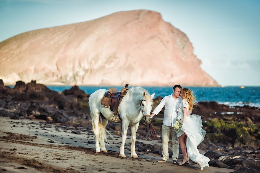 Bryllupsfotograf Lyudmila Bordonos (tenerifefoto). Foto fra marts 28 2016