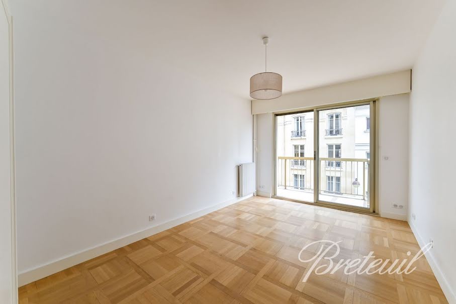 Location  appartement 5 pièces 125 m² à Paris 16ème (75016), 4 250 €