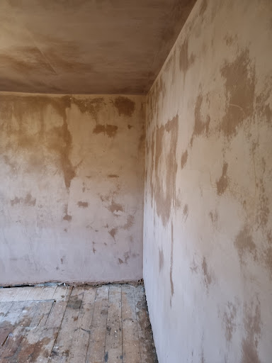 Bedroom in e17 prepped and plastered 