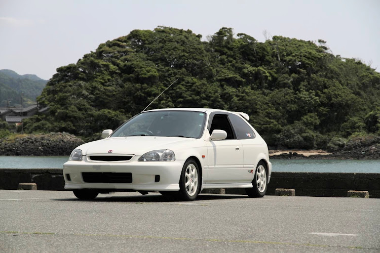 シビックタイプRの2025年初カスタム・チームローガン・『ホットハッチ』で行こうぜぇ🔥・EK9に関するカスタム事例の投稿画像1枚目