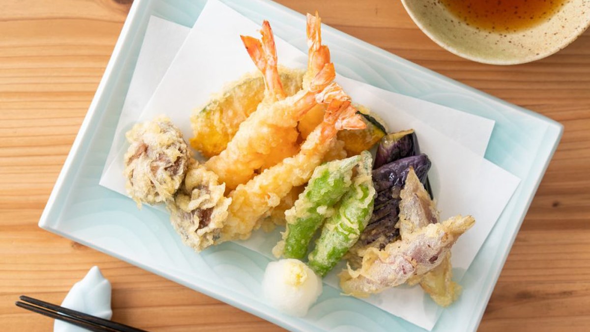 Cách pha bột tempura có lớp vỏ mỏng nhẹ, giòn tan 