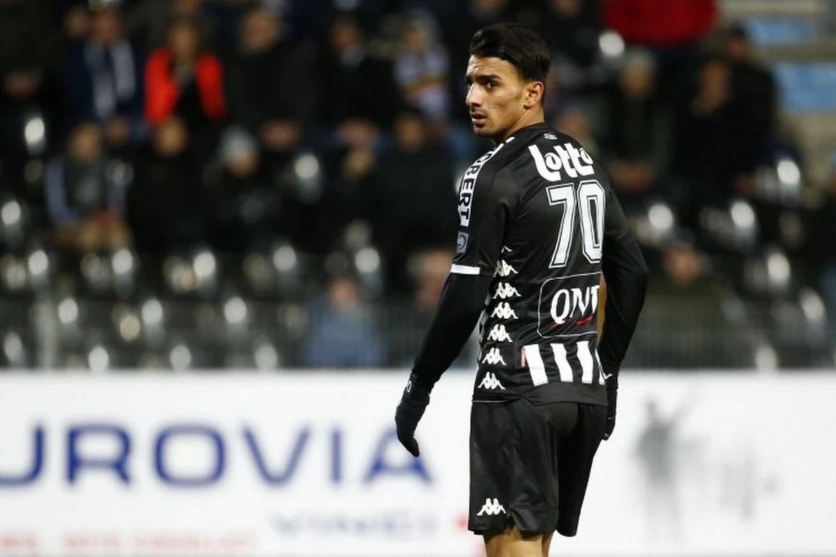 Le nouvel ailier du Sporting Charleroi Younes Delfi se présente