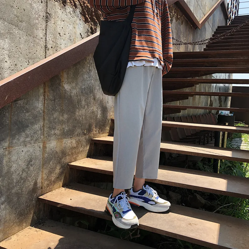 Herbstliche Freizeithose für Herren im koreanischen Stil westlicher Machart, lässig und stilvoll, ideal für einen modischen Auftritt