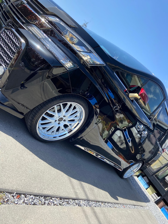 ヴェルファイアのみんなでつくろうホイール図鑑・Black List!  White List!・Carlsson 1/10X RSR・weds MAVERICK 709Mに関するカスタム事例の投稿画像1枚目