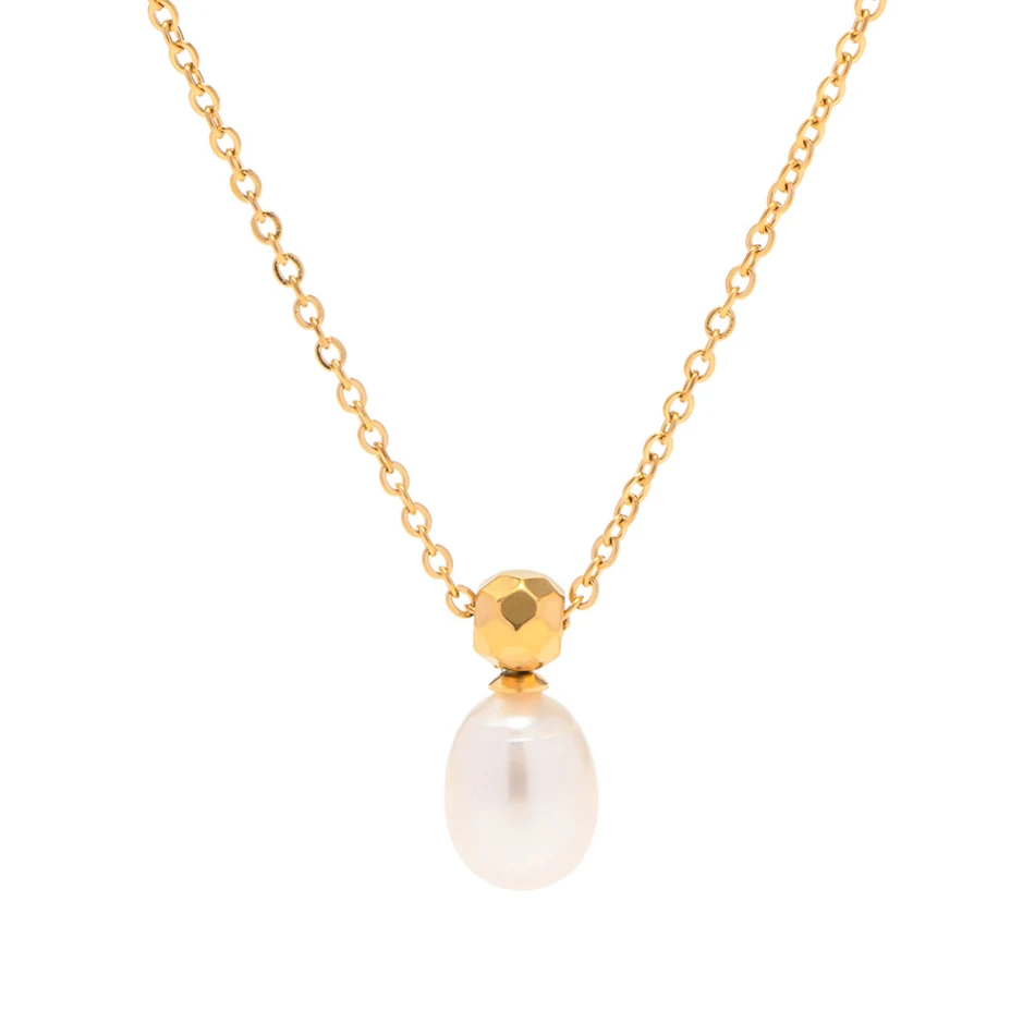 Colar de pérola cruz simples de nicho personalizado para mulheres, um acessório elegante e com toque pessoal, perfeito para expressar sua fé e estilo.