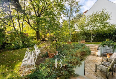 House with garden and terrace 3