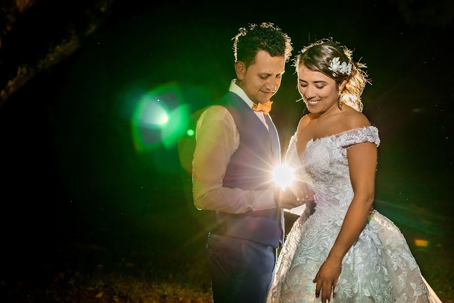 Jurufoto perkahwinan Anyelo Cardona (anyelocardona). Foto pada 21 Oktober 2021