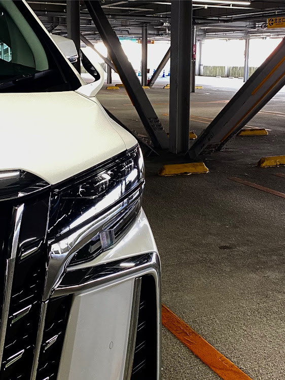 アルファードのいつもの駐車場・写メ活に関するカスタム事例の投稿画像1枚目