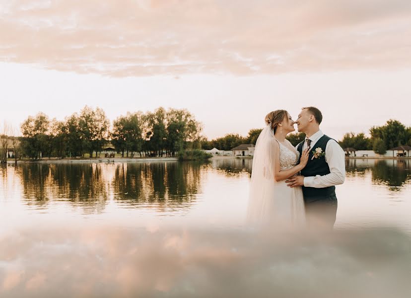 Wedding photographer Oksana Bolshakova (oksanabolshakova). Photo of 30 April 2021