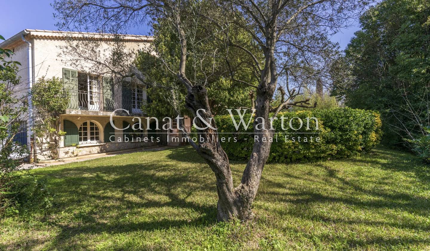 Villa with pool and terrace Toulon