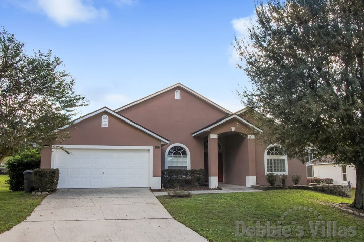 Orlando vacation villa, close to Disney, games room, private pool, freestanding hot tub