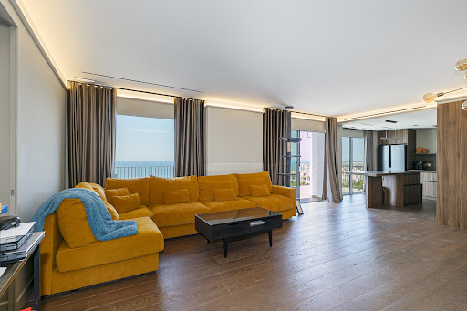 Maison contemporaine avec piscine et jardin 3