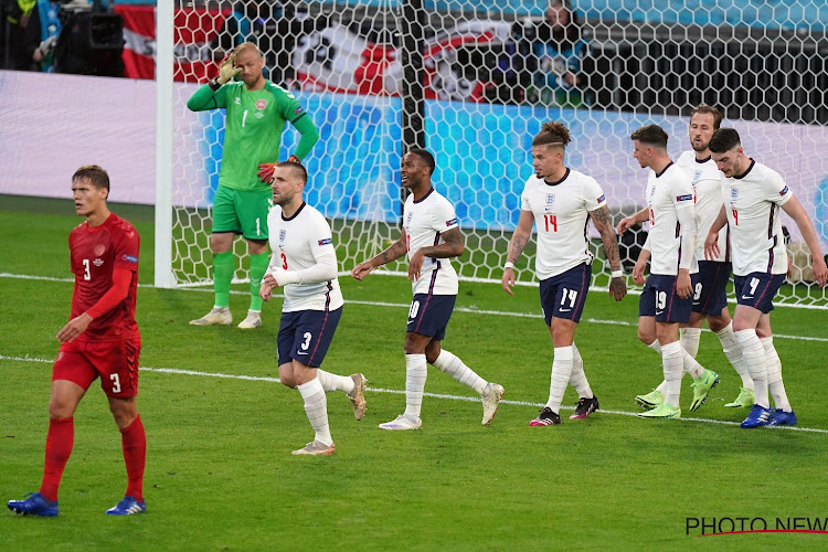 La sélection de l'Angleterre, avec un coéquipier de Tielemans et Castagne