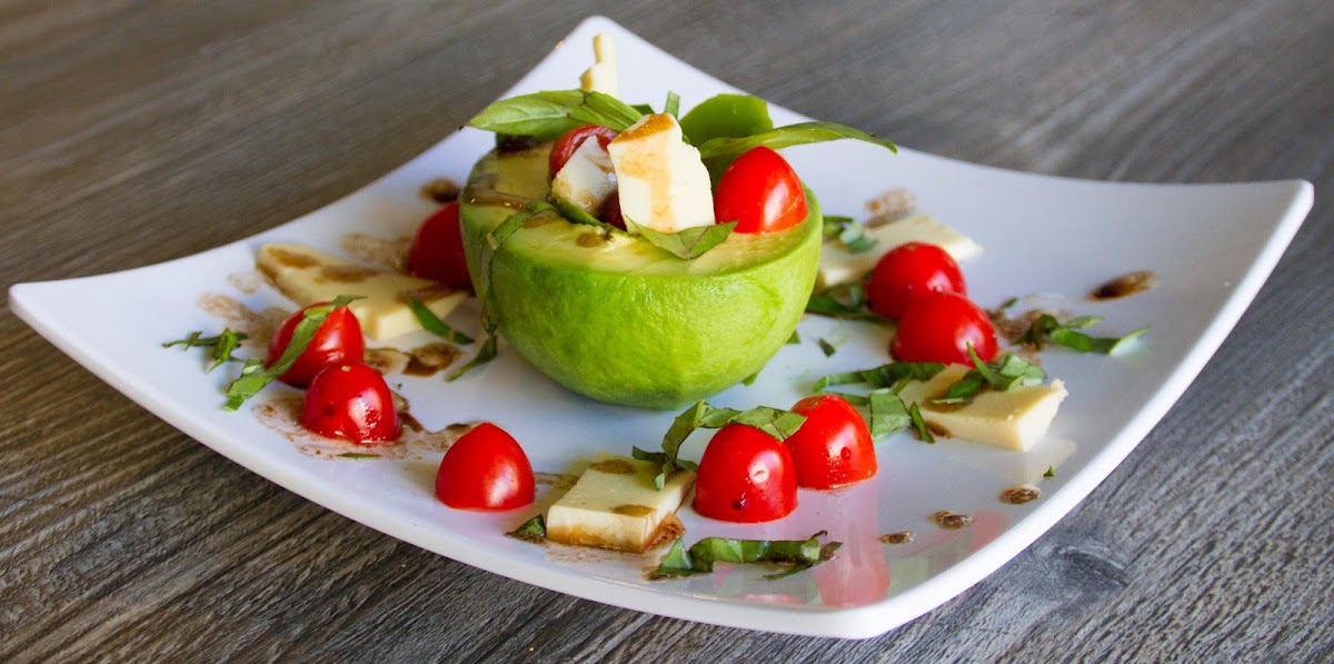 Avocado Caprese. Fresh. Vegan. delicious.