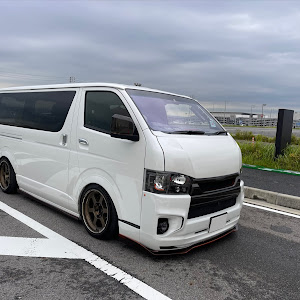 ハイエースバン TRH200V