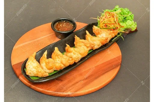 Fried Chicken Wanton with Sweet Sour Sauce (Serves 1-2)