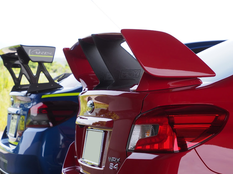 WRX STIの蛍光イエロー・こっそりリニューアル計画中🙊・自然に溶け込む⁉️・SUBARU・撮影会に関するカスタム事例の投稿画像3枚目