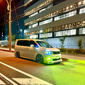 ヴォクシー ZRR70W