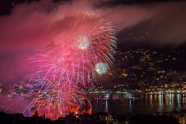 Pink Fireworks di LucaMonego