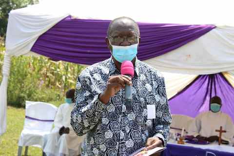 Deputy Governor Moses Mulomi addressing residents of Marachi in Butula.