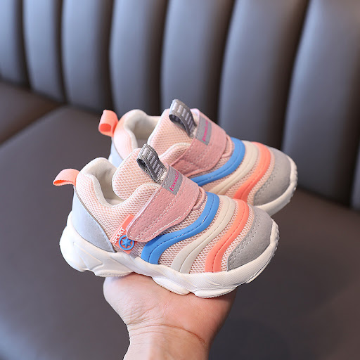 Title 4, Mesh sports shoes for boys and girls, functiona...