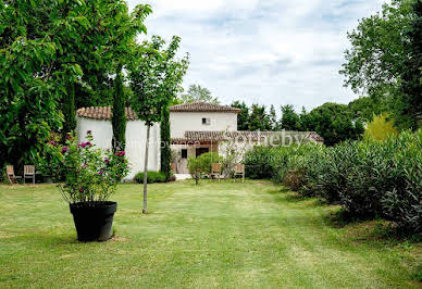 House with pool and terrace 4