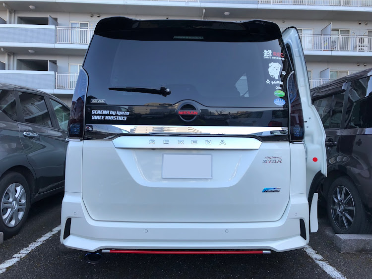 セレナのテールランプのこだわり・壊れた……😭・クリスタルアイのホワイトかヴァレンティが欲しい・７月もよろしくお願いいたします・暑いので熱中症にはお気をつけてに関するカスタム事例の投稿画像2枚目