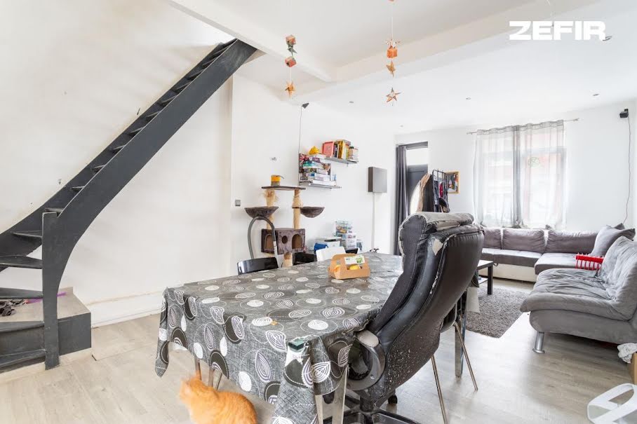 Vente maison 5 pièces 96 m² à Lille (59000), 200 000 €