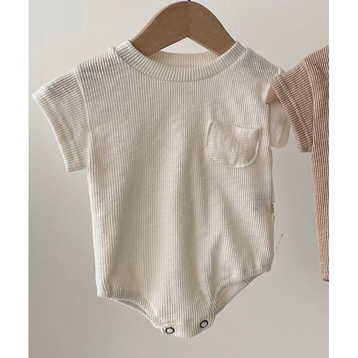 Barboteuse bébé une pièce T-shirt Été - Confortable, respirante, idéale pour l'été. Parfait pour les chaudes journées, facile à porter et laver.