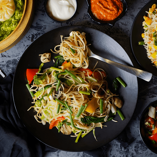 Hakka Noodles - Veg