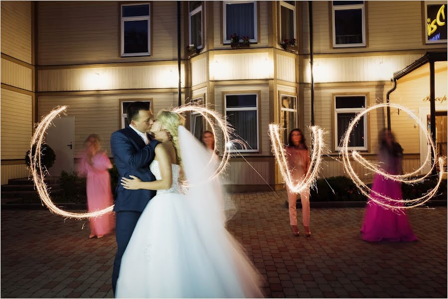 Fotógrafo de casamento Aleksey Bocok (photovision). Foto de 2 de outubro 2017