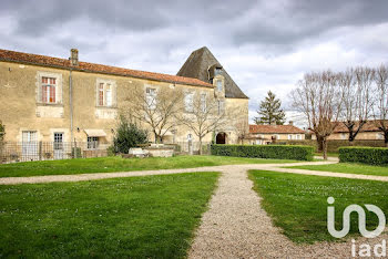 château à Chalais (16)