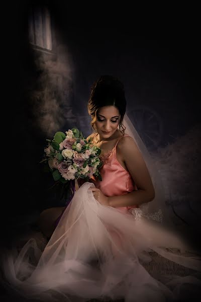 Wedding photographer Irina Tatarly (irynatatarly). Photo of 12 February 2020