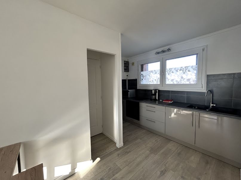 Location meublée appartement 1 pièce  à Dijon (21000), 330 €