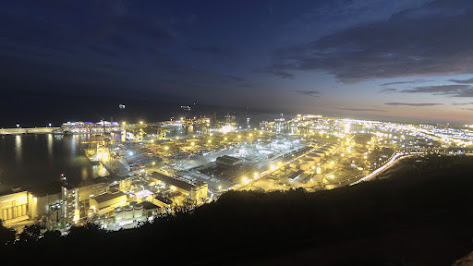 NIght view of the sea port