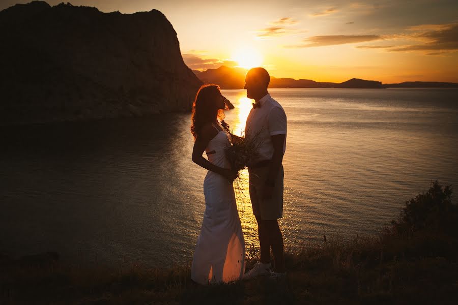 Fotógrafo de casamento Nikolay Kharlamov (nikharlamov). Foto de 19 de setembro 2016