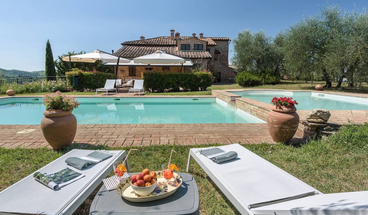 Corps de ferme avec jardin et piscine Buonconvento