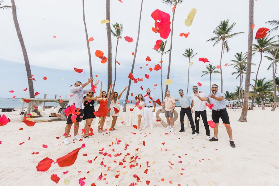 Fotografo di matrimoni Irina Kusrashvili (libra). Foto del 21 febbraio 2023